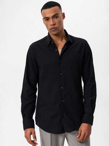 Coupe regular Chemise Antioch en noir : devant