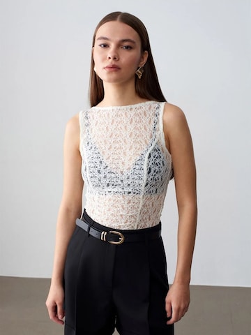 Dilvin - Top em branco: frente