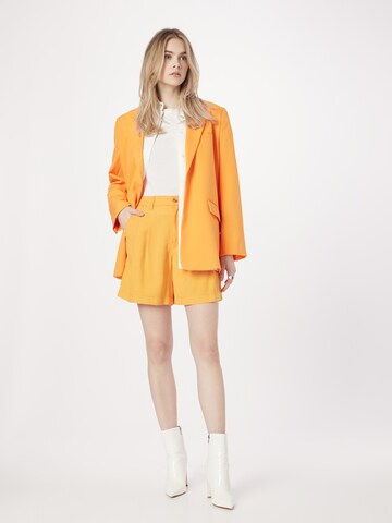 ONLY Voľný strih Plisované nohavice 'LAURA-ARIS' - oranžová