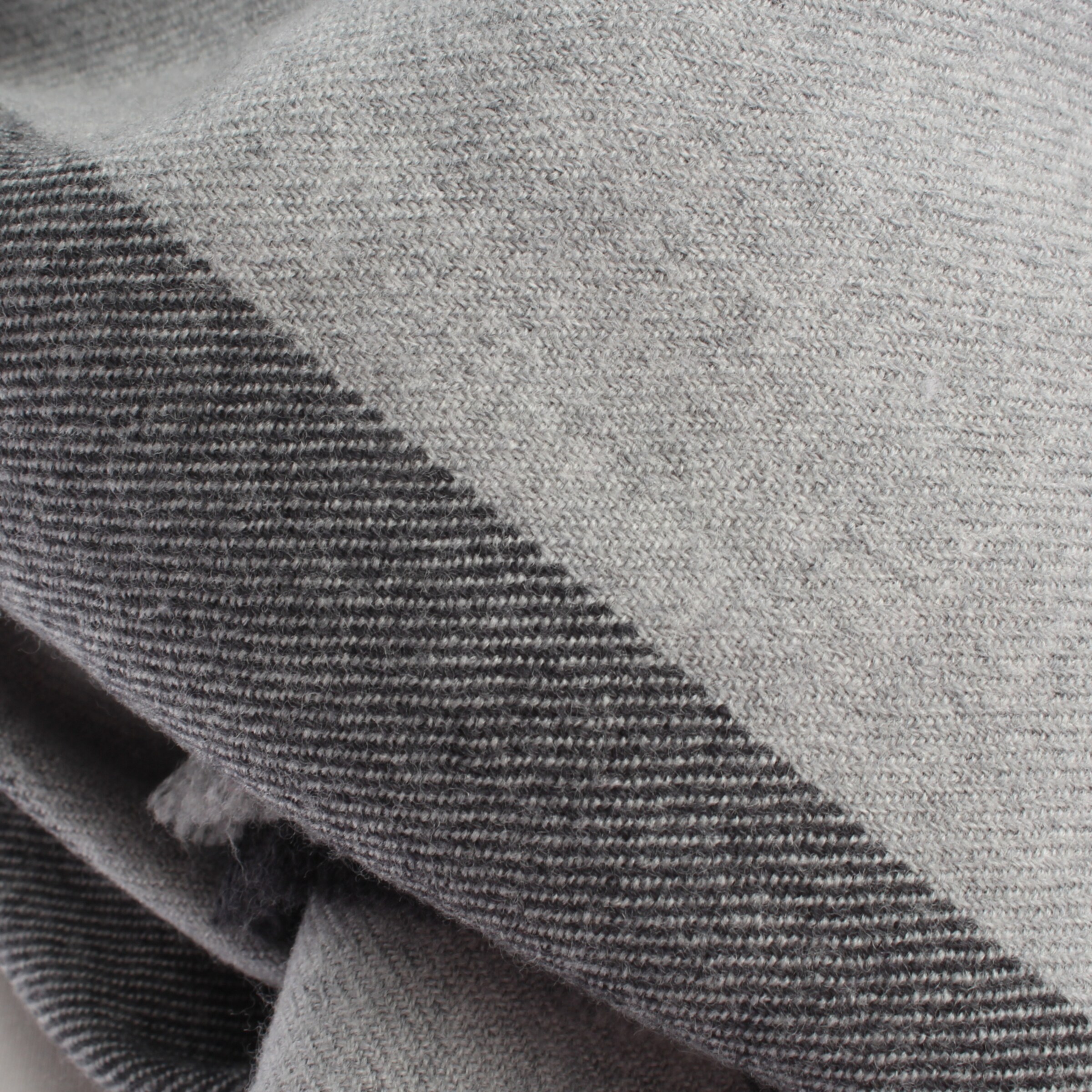 Gucci Scarf & Wrap in One size in Grey