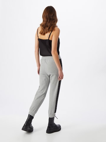 KENDALL + KYLIE Tapered Hose in Grau