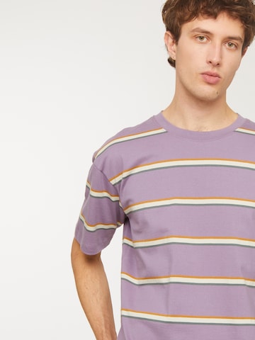 T-Shirt recolution en violet