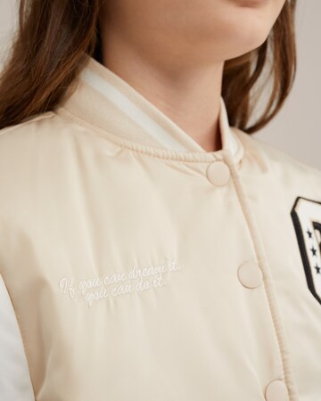 WE Fashion Between-season jacket in Beige