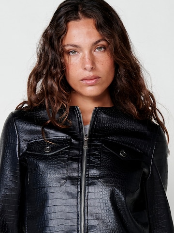 KOROSHI Between-season jacket in Black