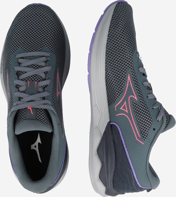 MIZUNO Springsko 'WAVE REVOLT 3' i grön