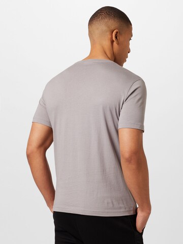 Tricou de la EA7 Emporio Armani pe gri