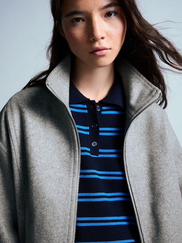 Bershka Prechodná bunda - Sivá