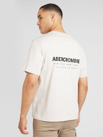 T-Shirt 'IN THE STANDS' Abercrombie & Fitch en gris : devant