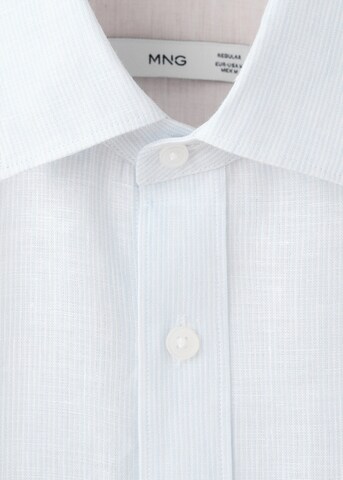 MANGO MAN Regular fit Button Up Shirt 'Parrotr' in Blue