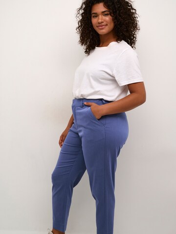 KAFFE CURVE Slimfit Kalhoty 'Leana' – modrá