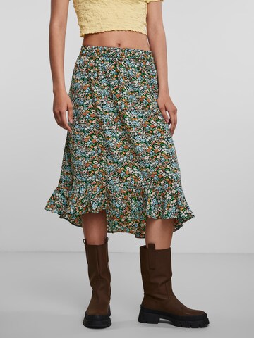PIECES Skirt 'LAKA' in Green