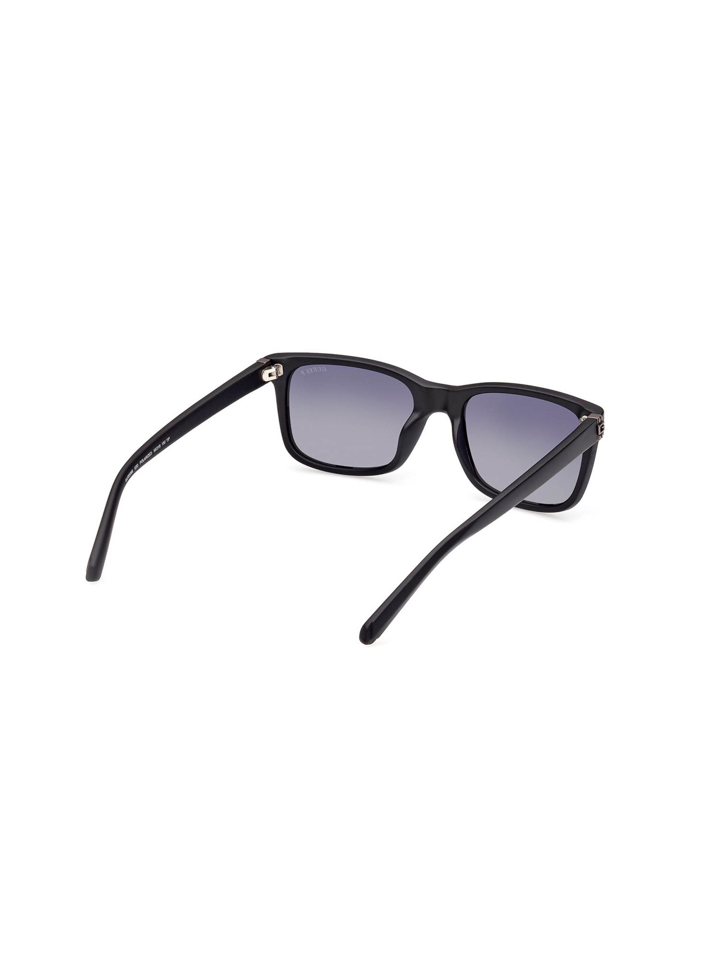 Lunettes de soleil GUESS en noir
