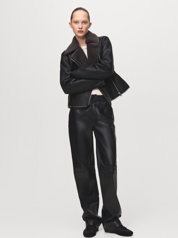 Giacca di mezza stagione 'CADI' di MANGO in nero