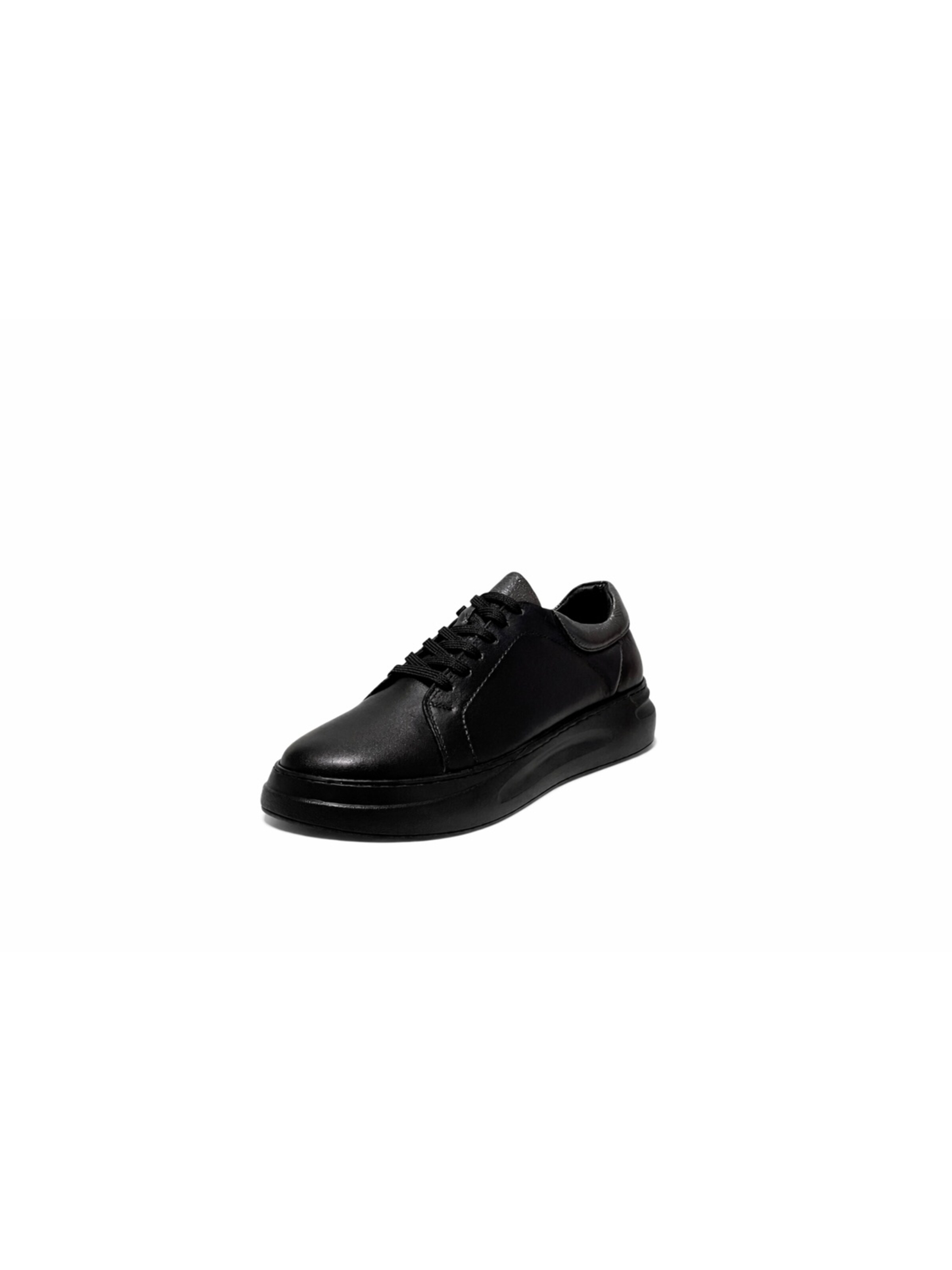 Lorévine Lace-up shoe in Black: front