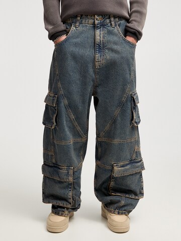 Wide leg Jeans cargo di Pull&Bear in blu: frontale