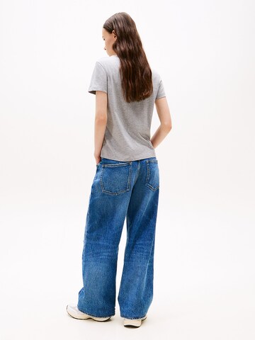 T-shirt Tommy Jeans en gris
