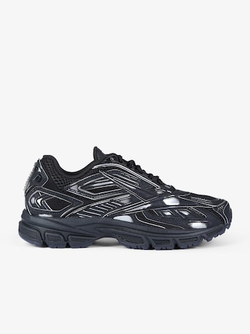 Sneaker bassa di Reebok in nero