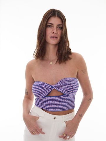 ABOUT YOU x Laura Giurcanu Knitted Top 'Linda' in Blue: front