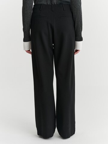TATUUM - Loosefit Pantalón 'Sereneke' en negro