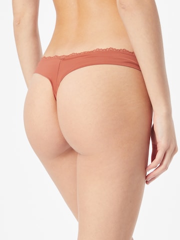 Calvin Klein - Tanga em vermelho