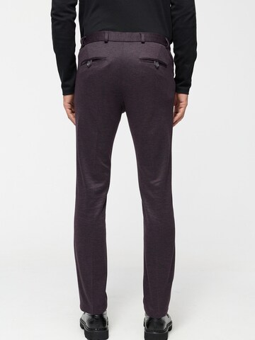 Zuitable Slim fit Pants 'DiSpartaflex SE' in Red