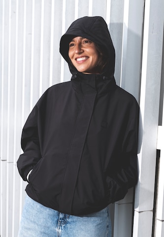 Veste outdoor 'Aubrey' Johnny Urban en noir : devant