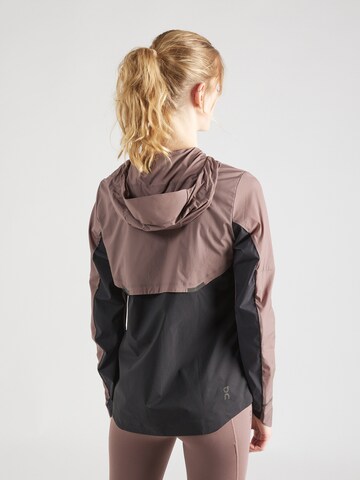 On Performance Jacket in Brown
