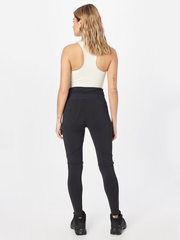 JACK WOLFSKIN Slimfit Sportbroek 'SALMASER' in Zwart