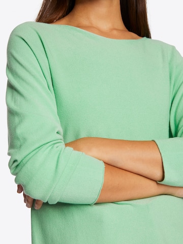 Rich & Royal Sweater in Green