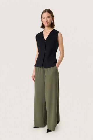 SOAKED IN LUXURY Wide leg Broek 'Shirley ' in Groen