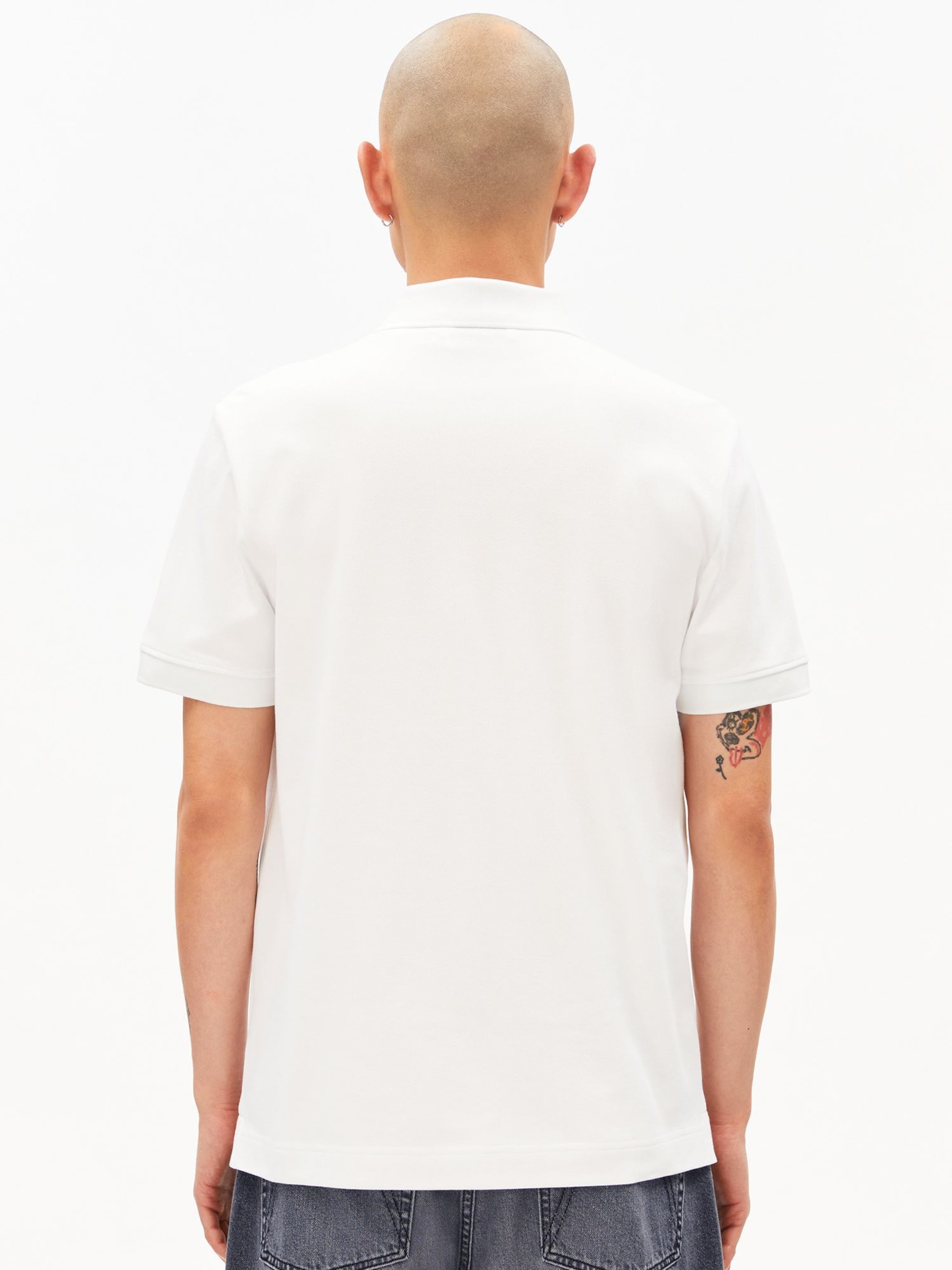 T-Shirt ARMEDANGELS en blanc : devant