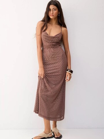 Pull&Bear Summer dress in Brown: front