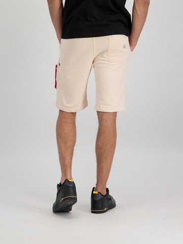 regular Pantaloni cargo di ALPHA INDUSTRIES in bianco