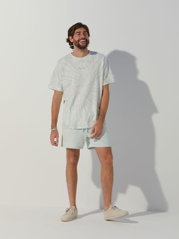 ABOUT YOU x Alvaro Soler Regular Shorts 'Timur' in Grün