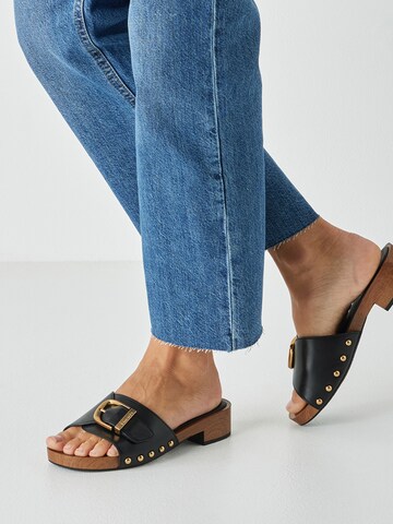 Tamaris Чехли в черно