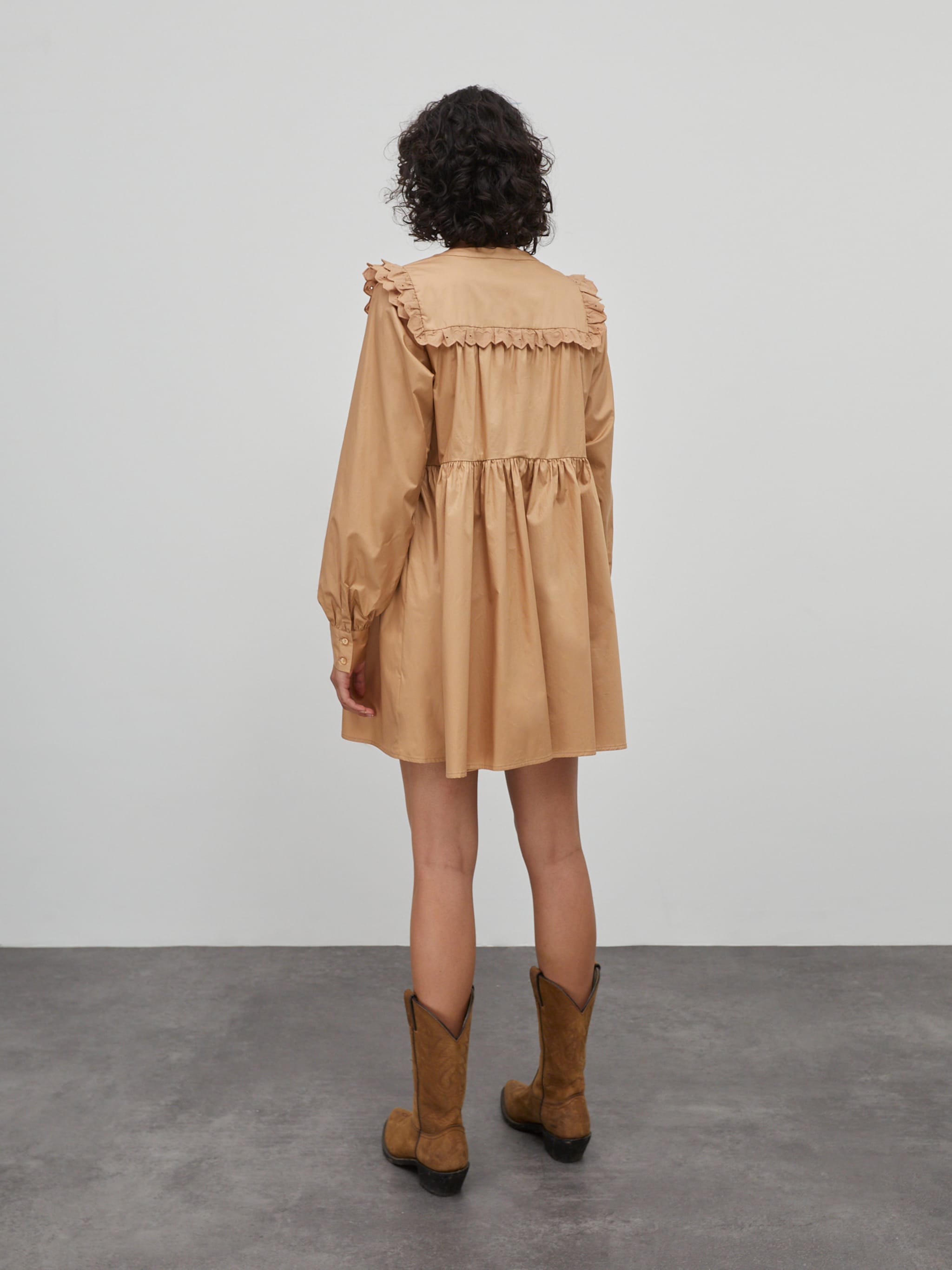 EDITED Produits Robe 'Camryn' sable