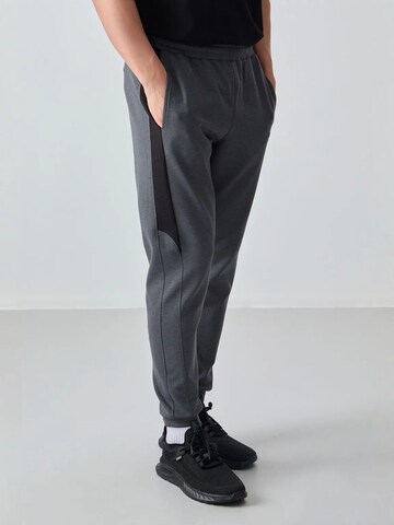 regular Pantaloni di Tommy Life in grigio