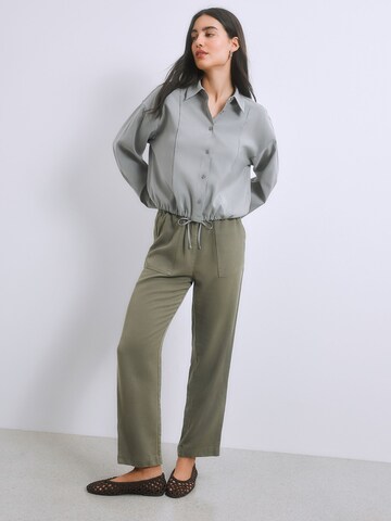 Next - Blusa en gris