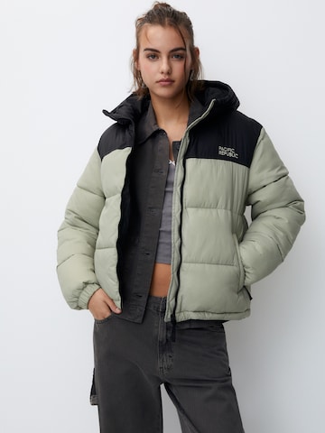 Veste mi-saison Pull&Bear en vert : devant