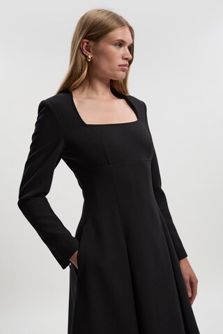 Karen Millen Kleid in Schwarz: Seite