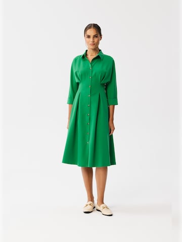 Stylove - Vestido camisero ' S351 ' en verde: frente