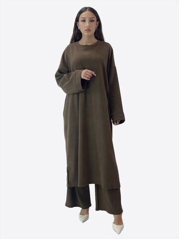 Elara Hausanzug in Braun