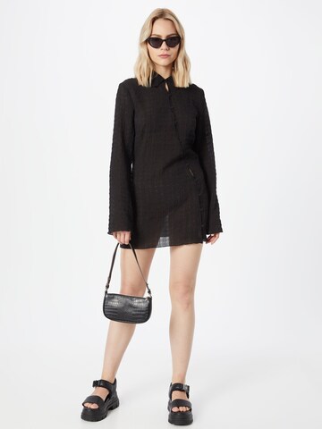 WEEKDAY - Vestido camisero en negro