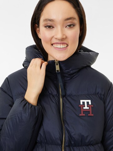 TOMMY HILFIGER Zimní kabát – modrá