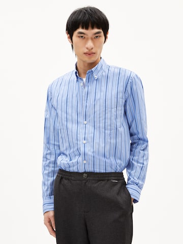 ARMEDANGELS Comfort Fit Hemd STRIPES (GOTS) in Blau: Vorderseite