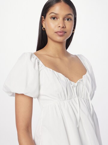 Robe HOLLISTER en blanc