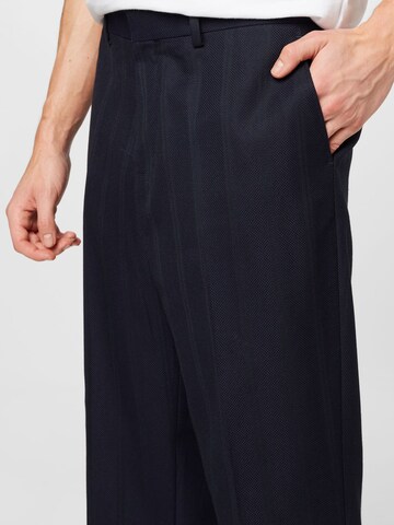 regular Pantaloni con piega frontale di BURTON MENSWEAR LONDON in blu