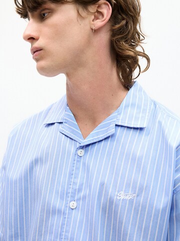 Comfort fit Camicia di Pull&Bear in blu