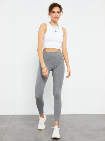 Tommy Life - Skinny Leggings em cinzento