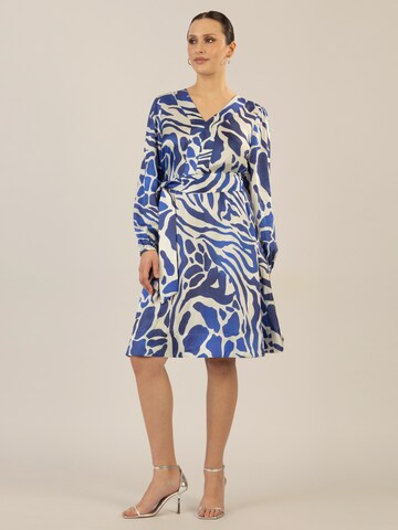 APART Kleid in Blau